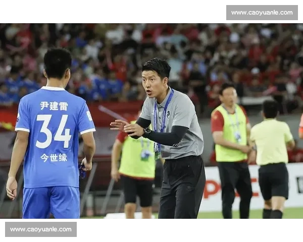 苏超 “西装主帅” 董松：江苏青训后卫的逆袭之路